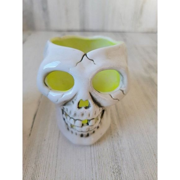 Ceramic Neon Yellow tealight holder candle skull Halloween decor - Picture 1 of 5